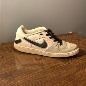 Nike shoes size 10 (sons of force)